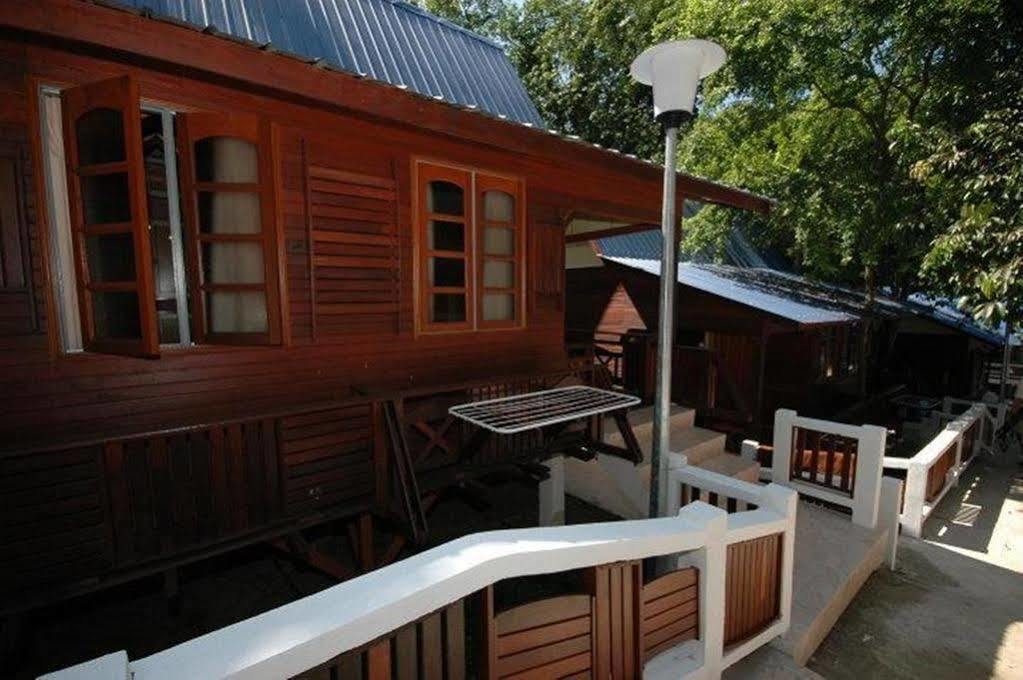 Shari La Island Resort Kampong Pasir Hantu ภายนอก รูปภาพ