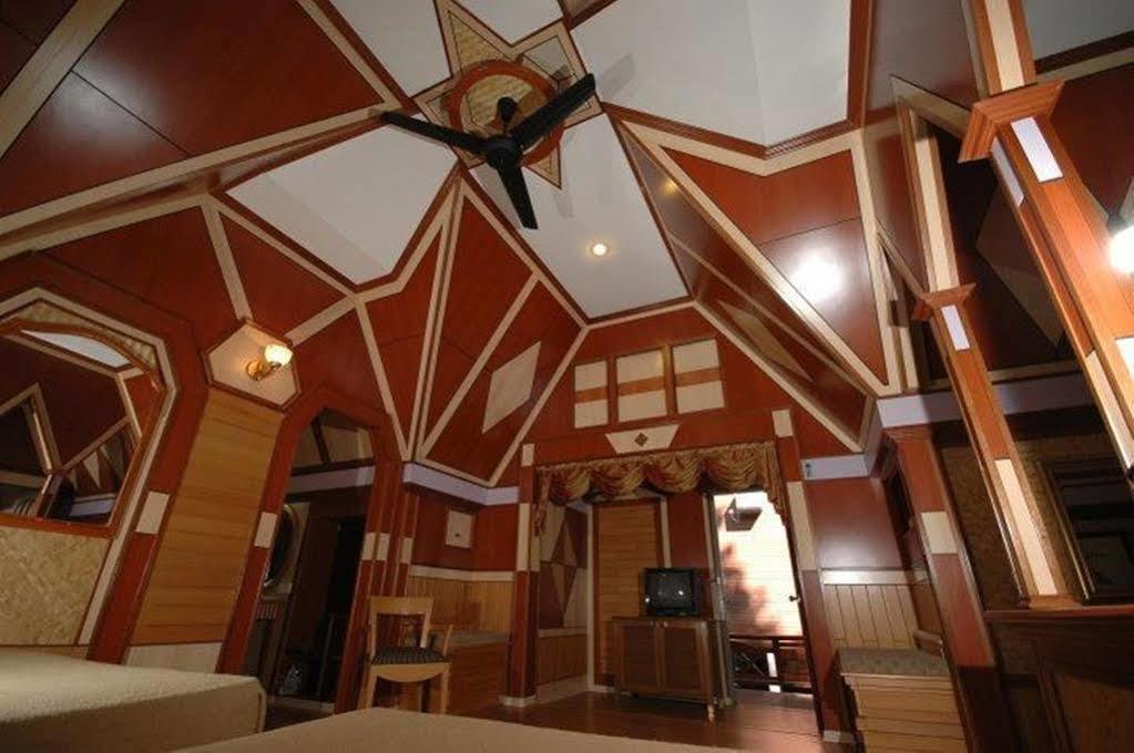 Shari La Island Resort Kampong Pasir Hantu ภายนอก รูปภาพ