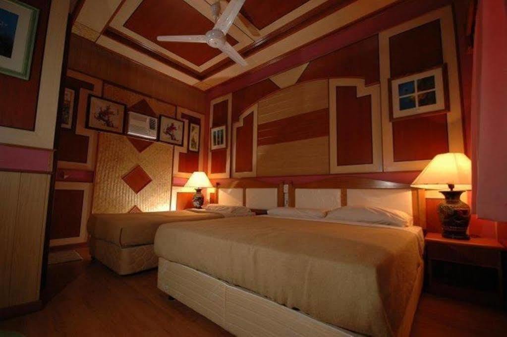Shari La Island Resort Kampong Pasir Hantu ภายนอก รูปภาพ